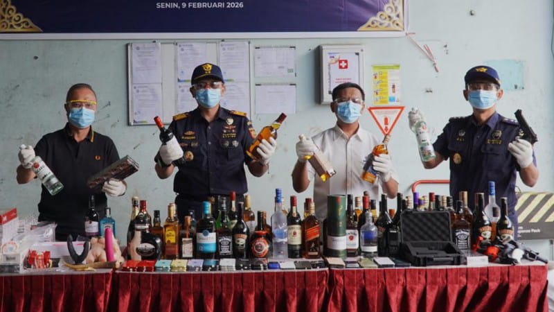 Batam Customs Destroys 103 Tons of Illegal Goods Worth IDR 27.5 Billion