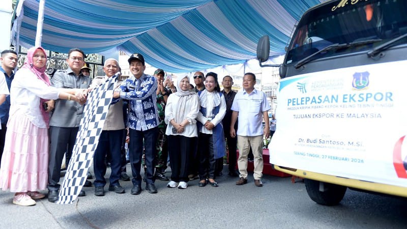 Indonesian Trade Minister Boosts North Sumatran SMEs: 9 Tons of Bananas Exported to Malaysia