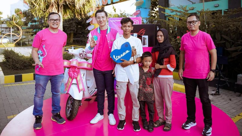 Tri Encourages Youth to Make #PilihanBijak During Ramadan, Medan Customer Wins Vespa