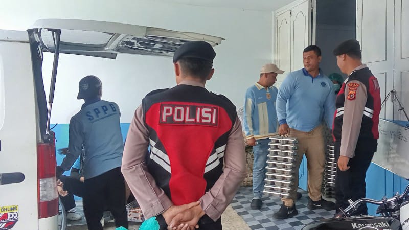 Aceh Tengah Police Oversees Free Meal Distribution in Bebesen