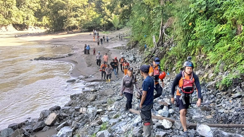 Aceh River Tragedy: One Missing After Strong Current Sweeps Three in Pidie
