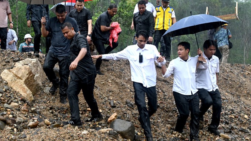 Bobby Nasution Urges Acceleration of Tukka River Embankment Project to Prevent Flood Risks