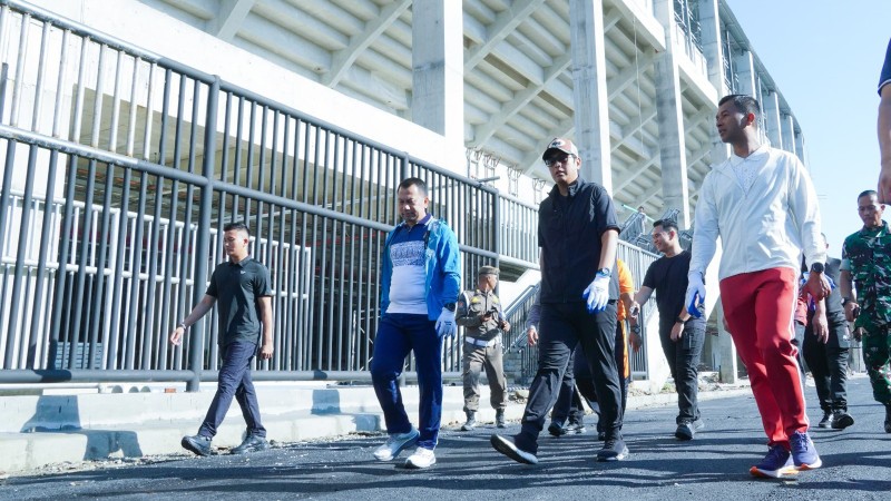 Medan Mayor Leads Massive Cleanup at Teladan Stadium Ahead of AFF U-19 Cup