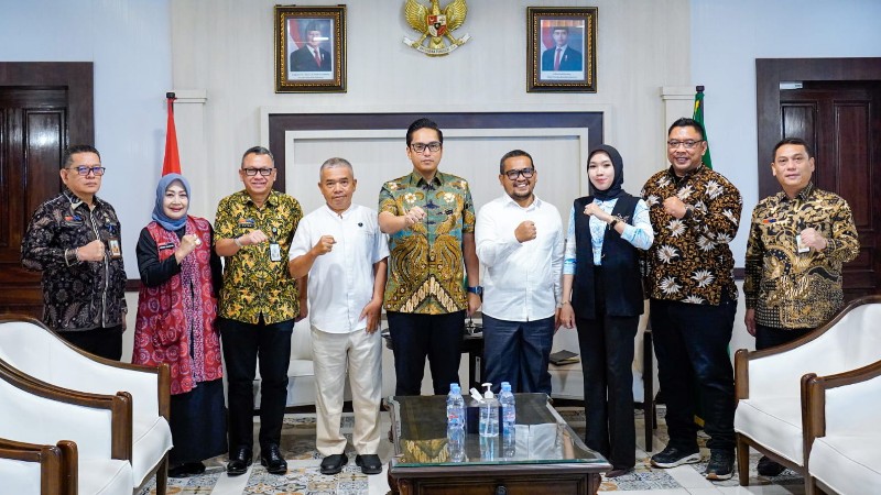 Rico Waas Emphasizes Media Credibility in Meeting with Media Indonesia Raya