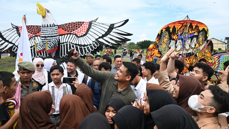 Bobby Nasution Promotes Kite Festival as Tourism Strategy