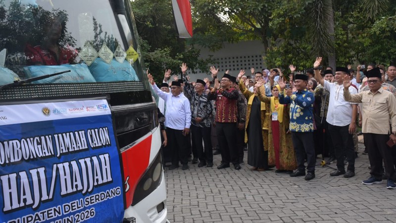 Deli Serdang Sends Off 360 Hajj Pilgrims of Group 15
