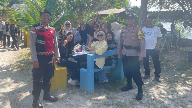 Belakang Padang Police Strengthen Security at Tourism Sites During May Day Holiday