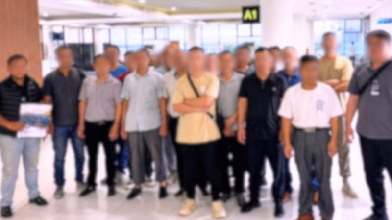 Batam Immigration Deports 24 Chinese Nationals