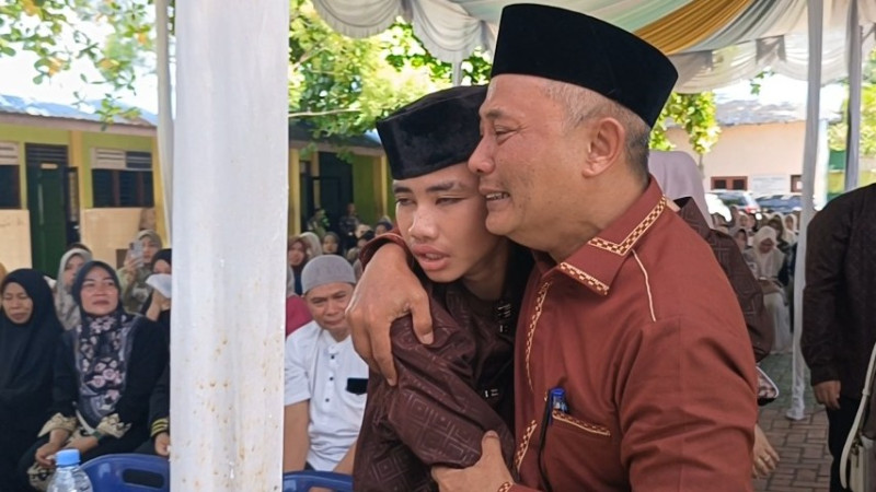Emotional Farewell Marks Graduation Ceremony at MTs Al Washliyah Tanjung Morawa