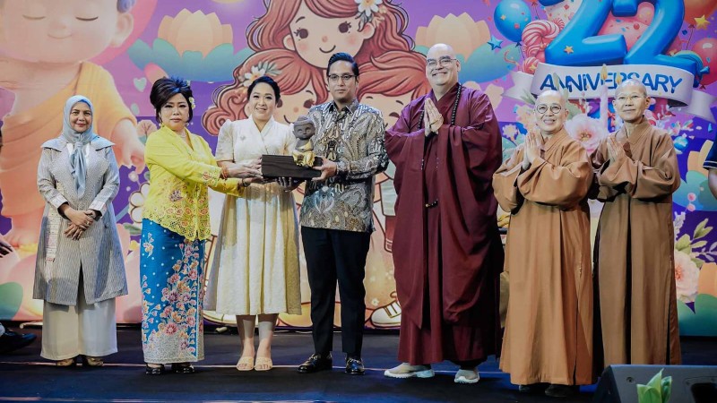 Medan Mayor Calls for Greater Tolerance at Vesakh Celebration