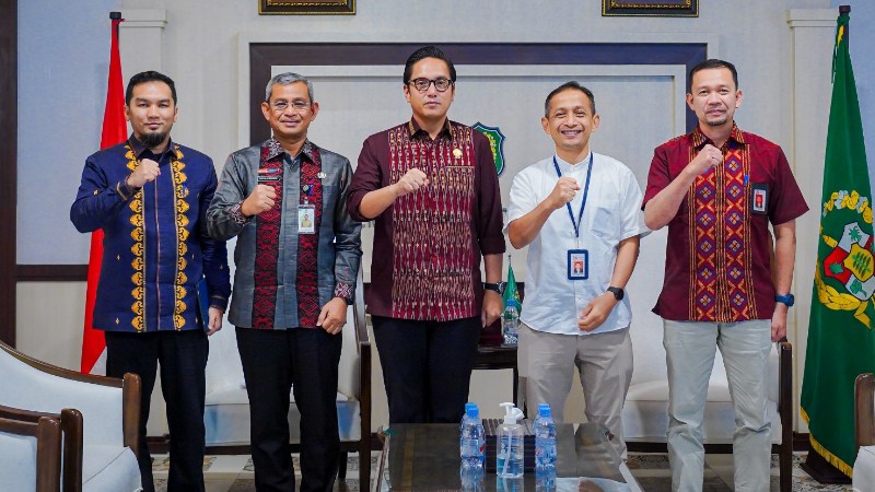 Medan Mayor Warns of Online Gambling Surge as OJK Chief Bids Farewell