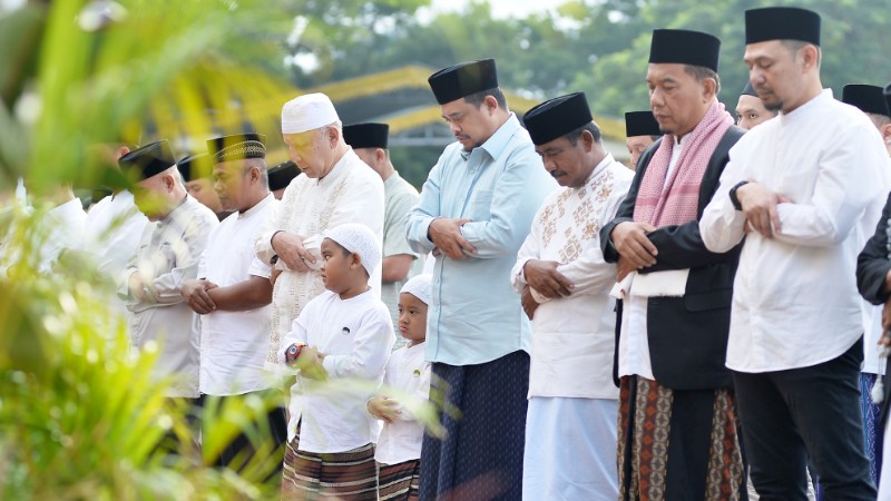 Bobby Nasution Marks Eid al-Adha in Binjai as North Sumatra Distributes 167 Sacrificial Animals