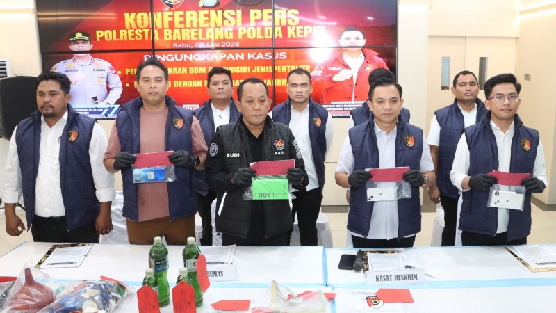 Two Street Robbery Suspects Arrested in Batam, Police Recover iPhone 13