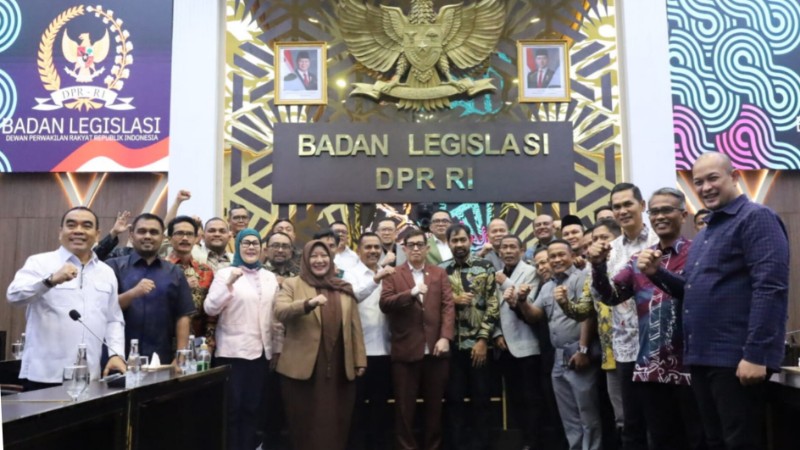 Aceh Governor Monitors UUPA Revision at DPR RI in Jakarta