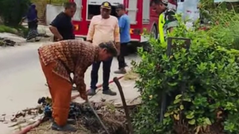 Kotapinang Launches Joint Drainage Clean-Up to Mark World Environment Day