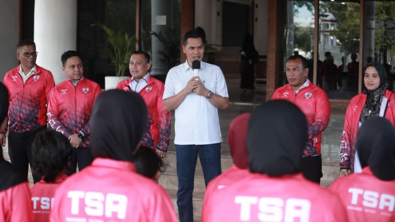 Aceh Regional Secretary Sends Off 43 TSA Athletes for National Taekwondo Championship 2026