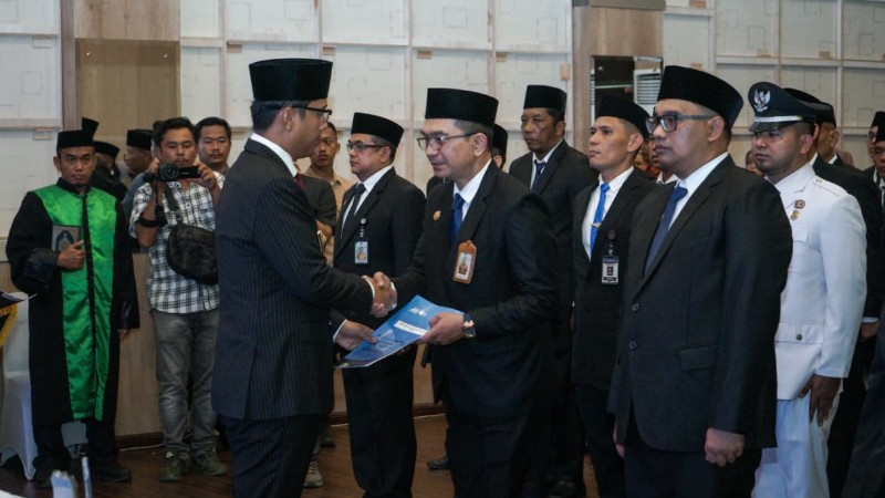 Rico Waas Appoints 69 Senior Officials in Major Medan Government Reshuffle