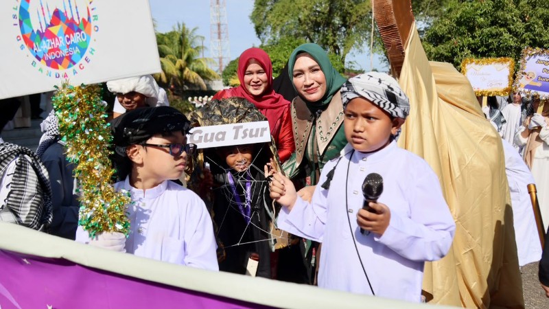 Students Shine in Banda Aceh 1st Muharram Parade 1448 H