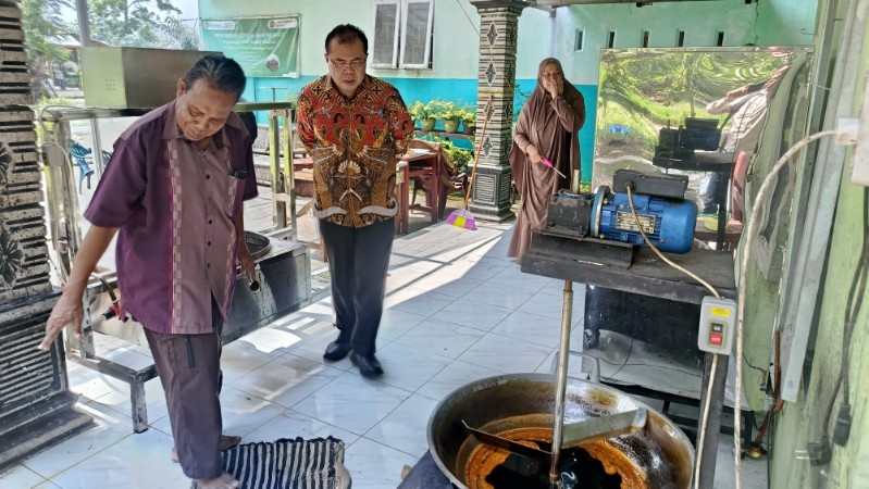Home Ministry Adviser Praises Sugar Palm Agribusiness Initiative in Deli Serdang