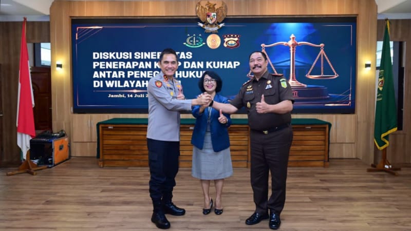 Jambi Police Chief Joins Discussion on KUHP and KUHAP Implementation