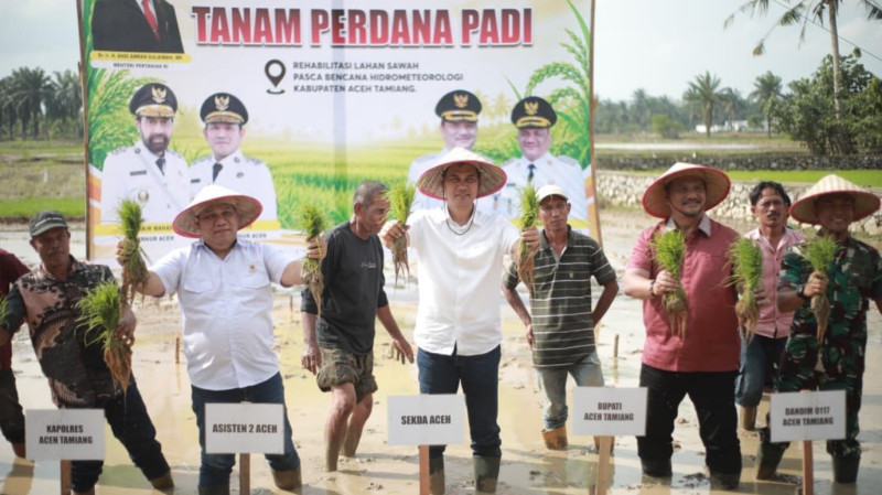 Aceh Launches Rice Planting Season in Aceh Tamiang as Agricultural Recovery Reaches 32 Percent