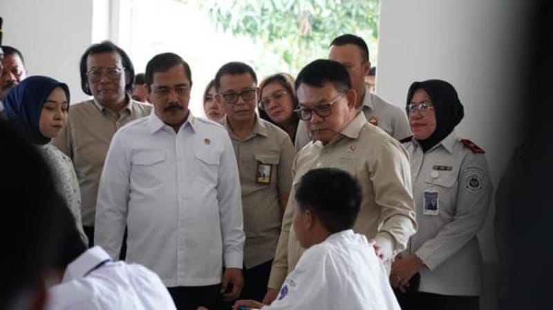 Agus Andrianto and Dudung Visit Children in Care Ahead of National Children&rsquo;s Day 2026