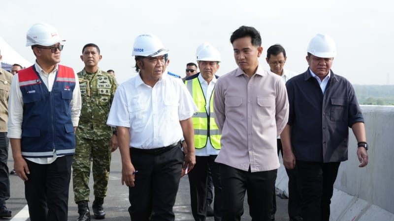 Gibran Reviews Sumatra Toll Road Projects, Pushes Acceleration of JTTS Development