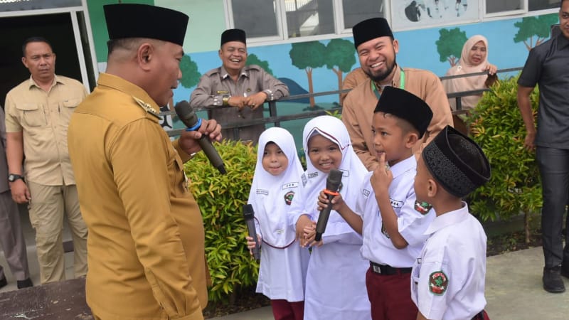Education as the Foundation for a Strong Generation: Deli Serdang Deputy Regent Highlights the Importance of Learning