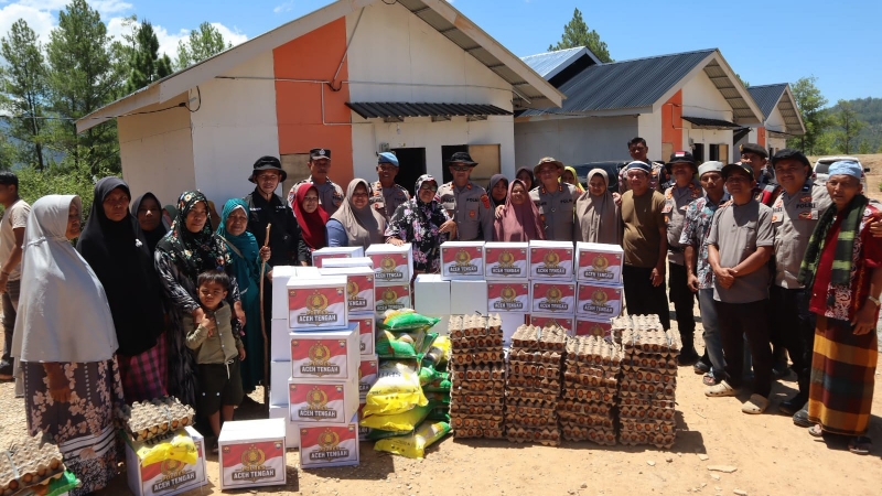 Aceh Tengah Police Strengthen Post-Disaster Recovery Through Healthcare Services and Social Assistance
