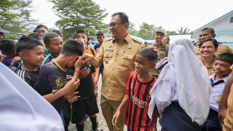 Deli Serdang Regent Urges Schools to Become Students&rsquo; Second Home