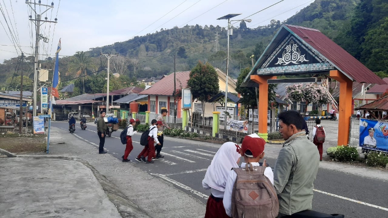 Polsek Silih Nara Ensures Safe School Routes for Students