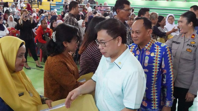 2,000 PIP 2026 Decrees Distributed, Deli Serdang Supports Students&rsquo; Education