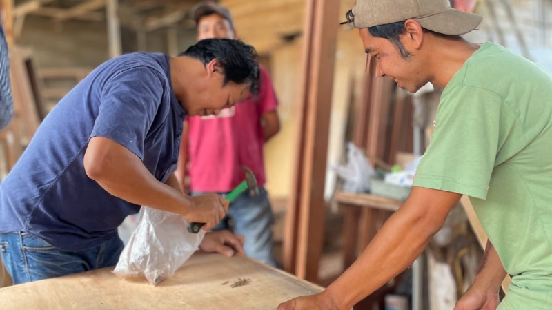 PT Dairi Prima Mineral Strengthens Community Economy Through Craft and UMKM Training