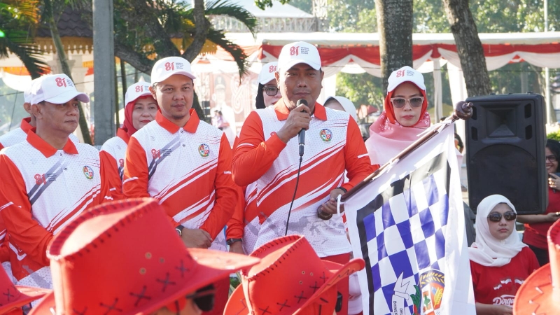 Lom Lom Suwondo Opens Team March for Indonesia&rsquo;s 81st Independence Day Celebration in Deli Serdang