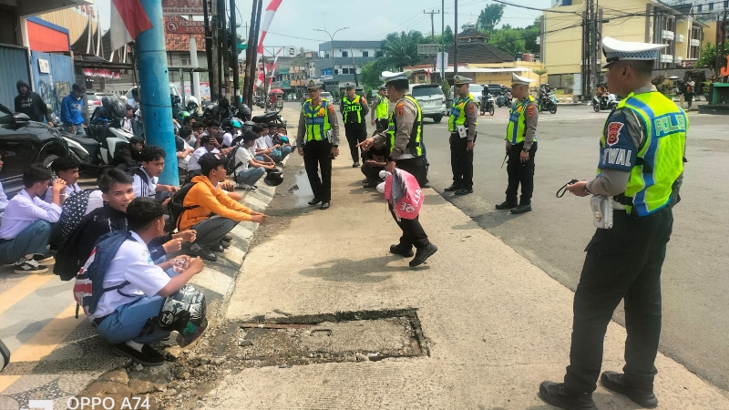 Jambi Police Stop Student Convoy, Seize 33 Motorcycles
