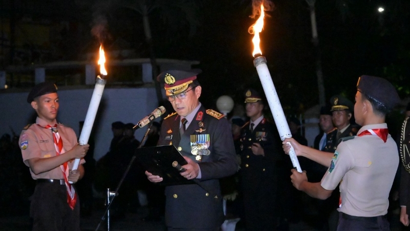 Jambi Police Chief Leads Midnight Vigil for Indonesia&rsquo;s 81st Independence Day