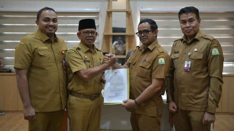 Taufik Appointed Acting Aceh Provincial Secretary, Nasir Takes Over Library Office