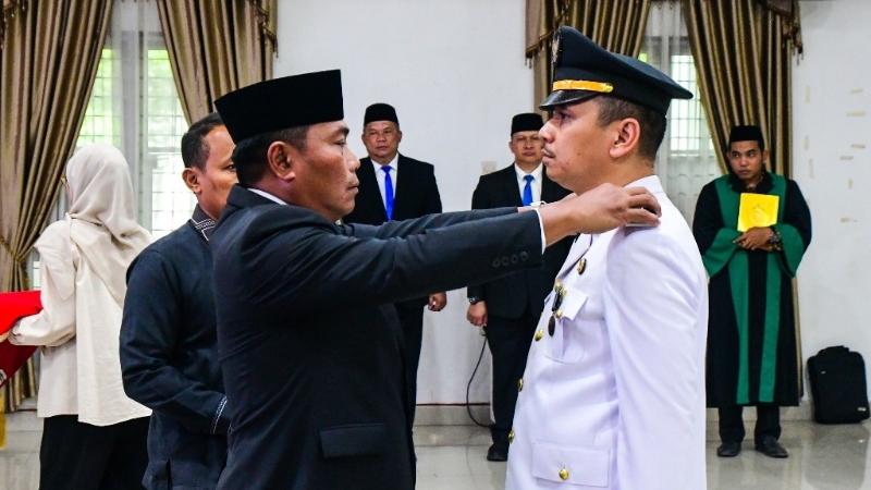 Lom Lom Suwondo Appoints 25 Officials, Calls for More Responsive Bureaucracy in Deli Serdang