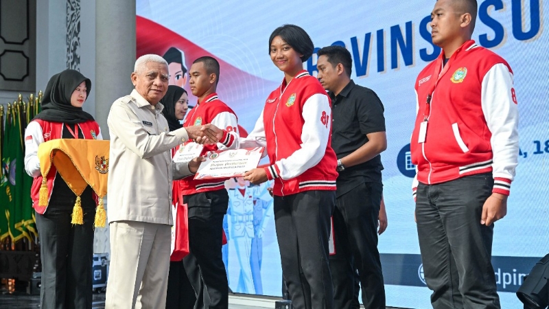 Surya Bids Farewell to 74 Paskibraka, Calls for Sustainable Development