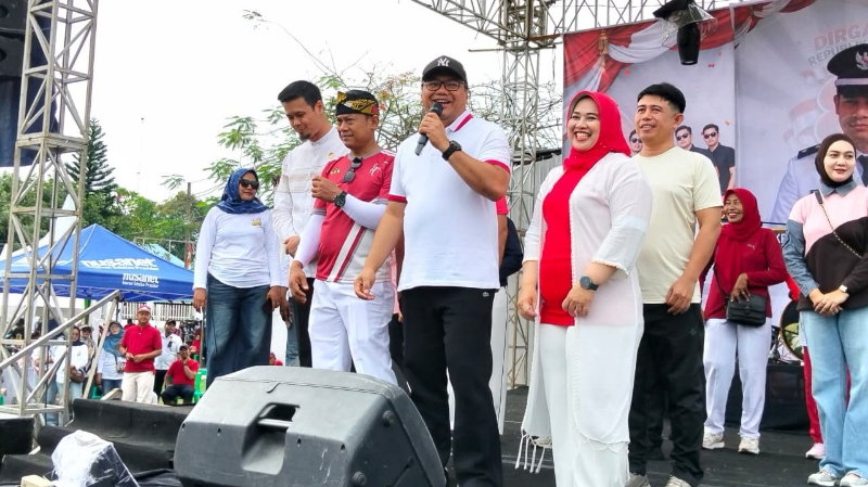 Deli Serdang Regent Promotes MSMEs and Calls for Targeted Assistance at Buntu Bedimbar Village Festival