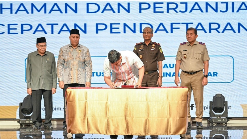 Bobby Nasution Offers to Serve as Patron for Waqf Managers in North Sumatra