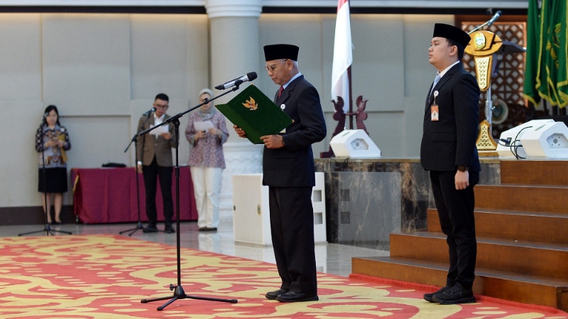 Surya Swears In Rusdy Sofyan as BPKP Head in North Sumatra