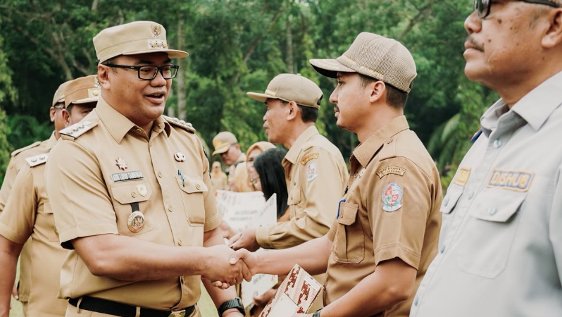 Deli Serdang Regent Imposes Severe Disciplinary Sanctions on Five Employees