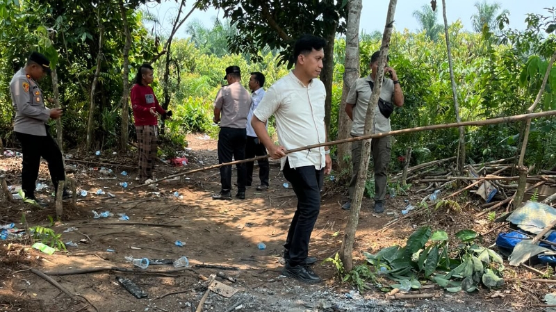 Sungai Kanan Police Demolish Alleged Drug Abuse Site