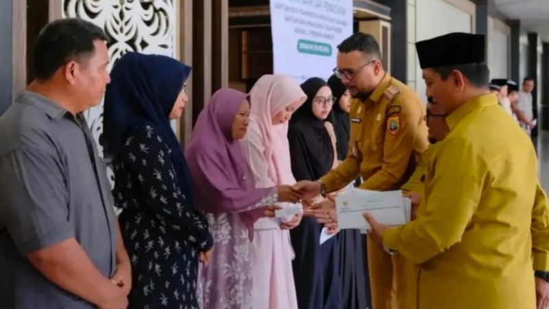 22 Students from Labuhanbatu Selatan Receive BAZNAS Educational Assistance