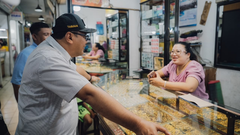 Deli Serdang Regent Inspects Deli Tua Market and Terminal