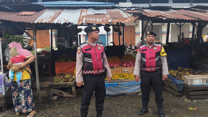 Torgamba Police Conduct Foot Patrol at Cikampak Market