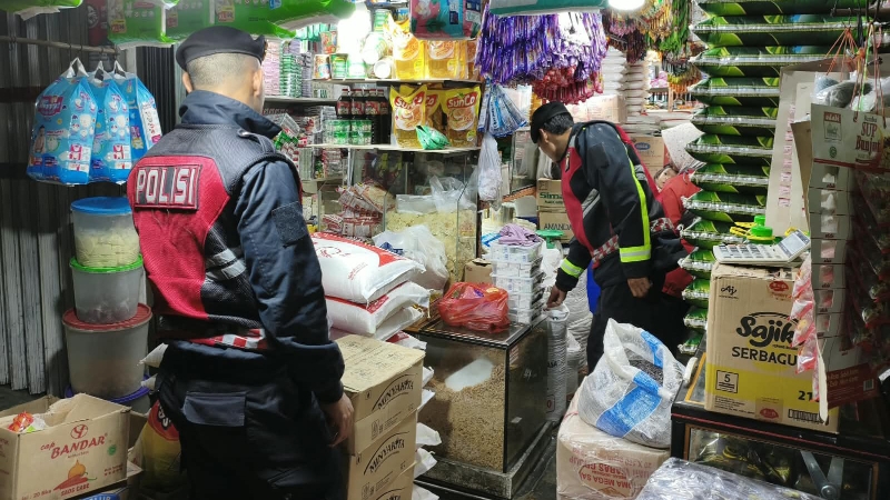Samapta Patrol Monitors Orderly Fuel Distribution in Aceh Tengah