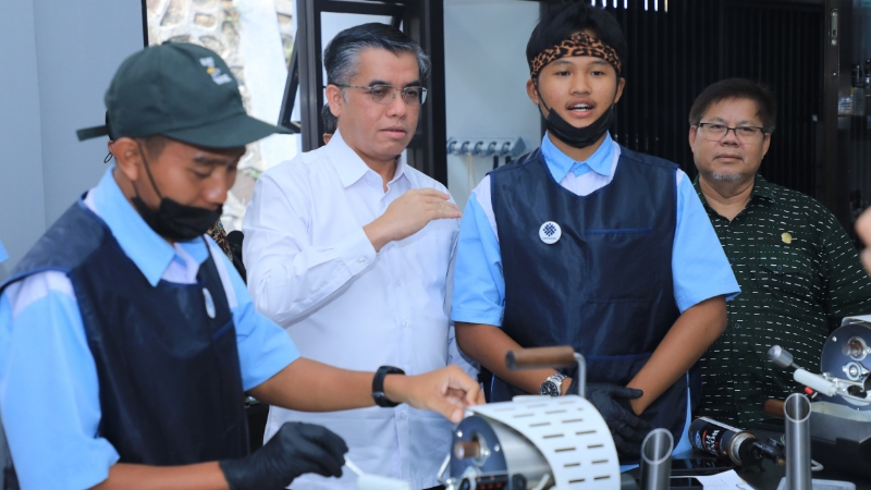 Indonesia Targets 70% Employment Rate for Vocational Training Graduates