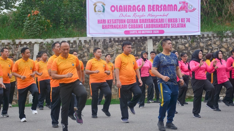 Labuhanbatu Selatan Police Hold Joint Sports Event for 74th HKGB Anniversary